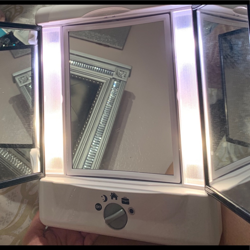 Plug in travel mirror!